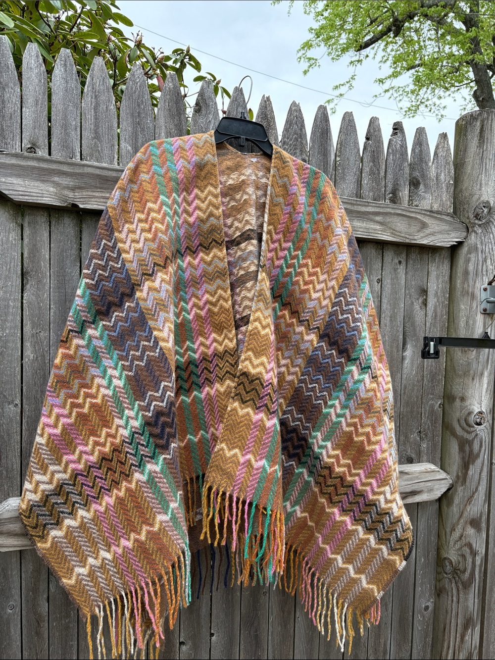 Gorgeous acrylic poncho!!